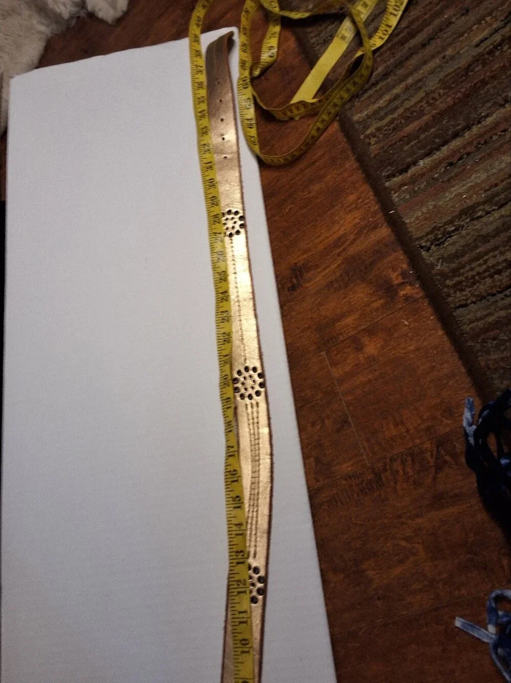 American Eagle Outfitters Distrsssed GoldWestern Metallic Leather Grommet Belt S